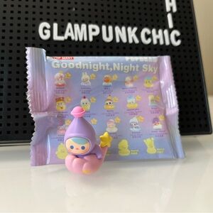 *SOLD* Pop Mart Pop Bean Goodnight Night Sky Lie On Shooting Star - Pucky